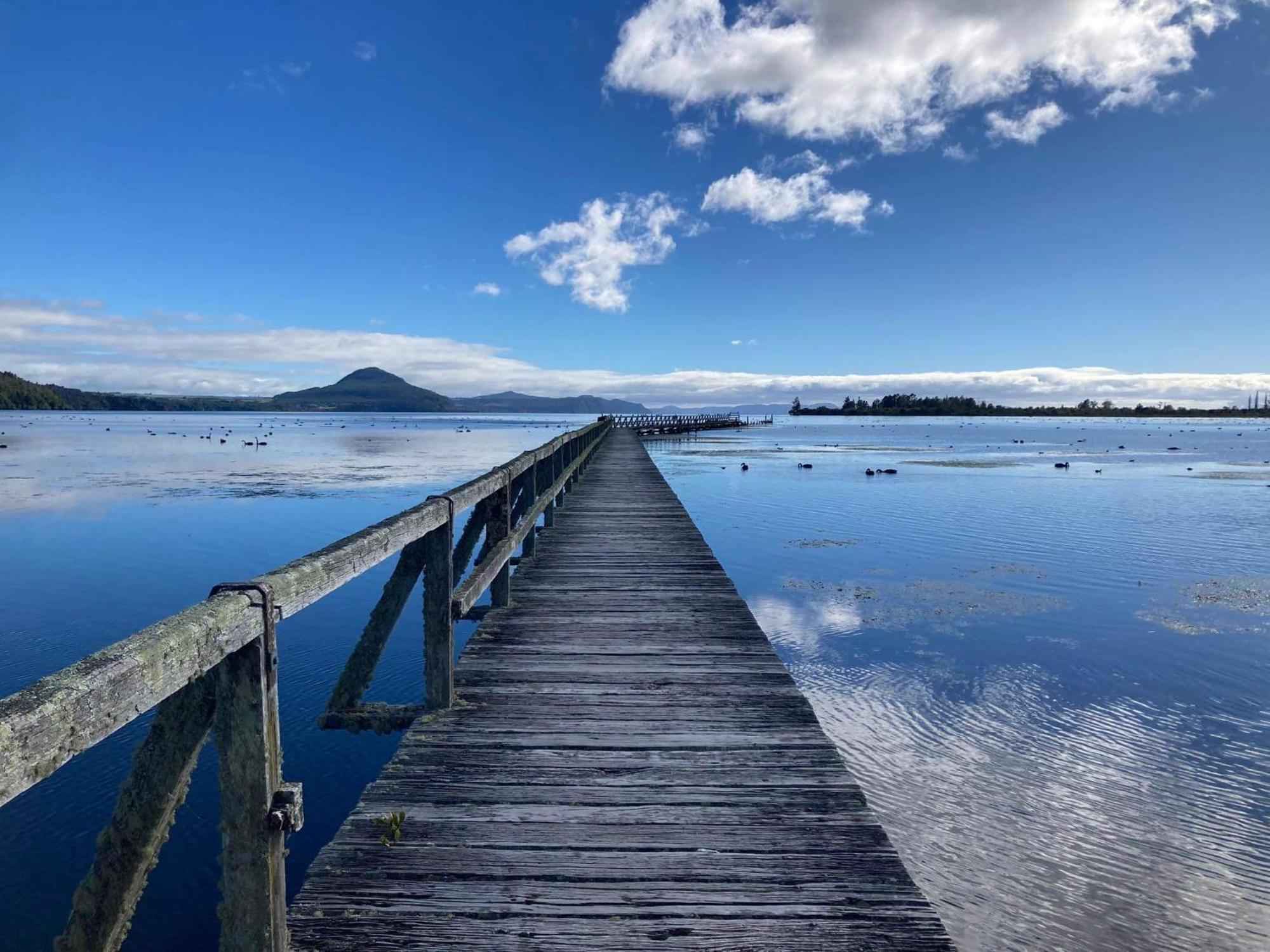 Whare&Geothermal Pool By Lake Taupo Turangi Exterior photo